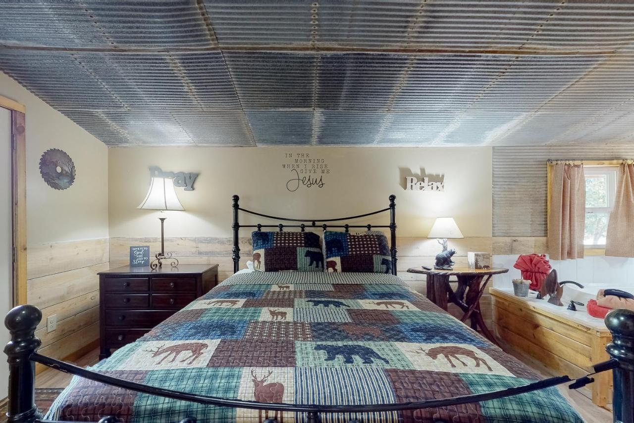 Bear Caves At Black Bear Cottages Sevierville Bagian luar foto