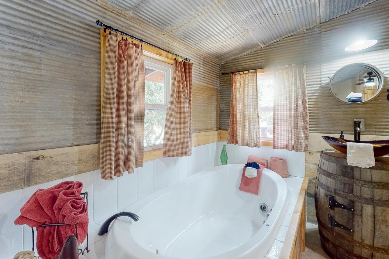 Bear Caves At Black Bear Cottages Sevierville Bagian luar foto